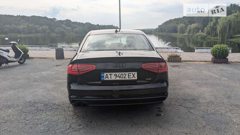 Седан Audi A4 2013 в Тлумачі