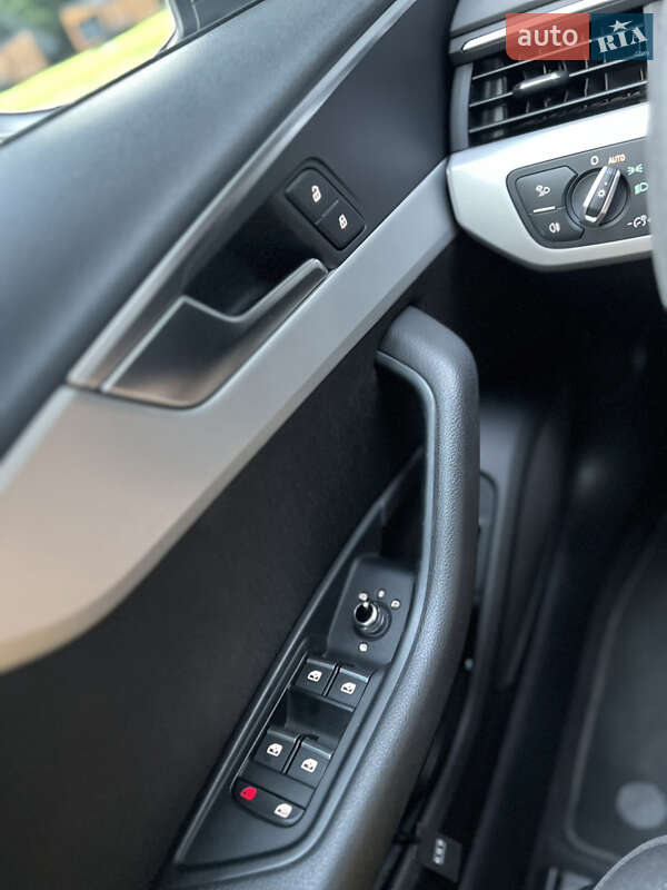 Универсал Audi A4 2018 в Львове
