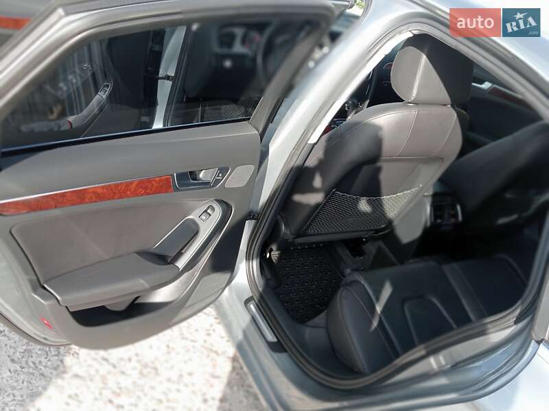 Седан Audi A4 2010 в Полтаве