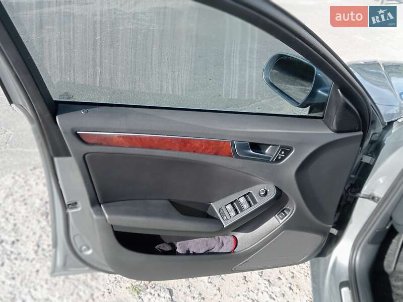 Седан Audi A4 2010 в Полтаве