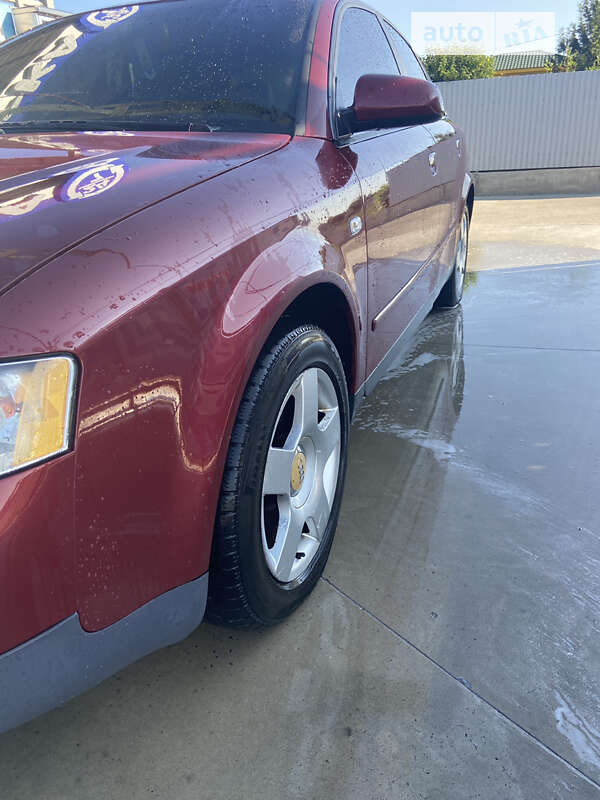 Седан Audi A4 2003 в Овидиополе