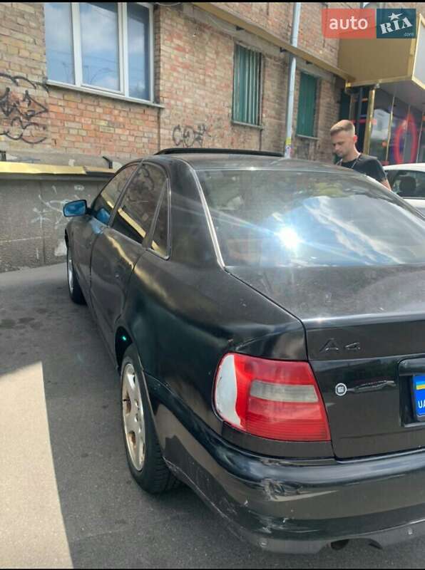 Седан Audi A4 1998 в Киеве