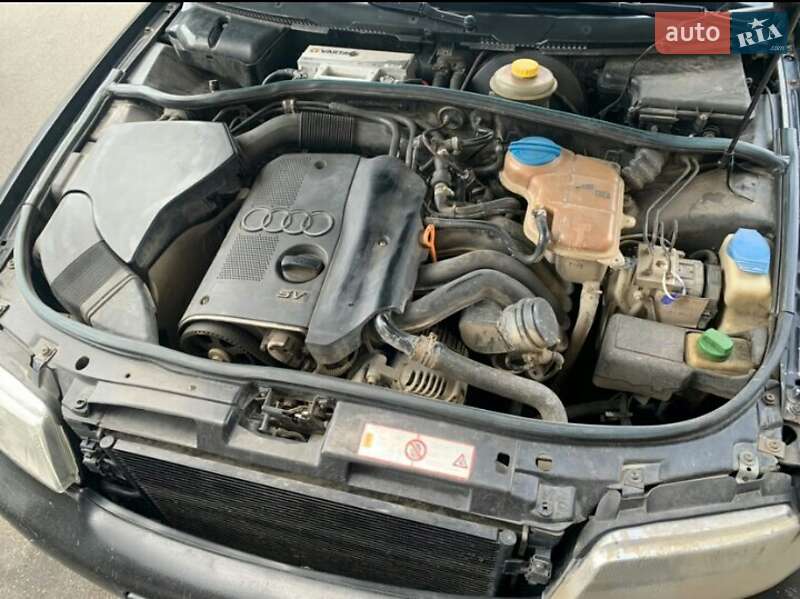 Седан Audi A4 1998 в Киеве