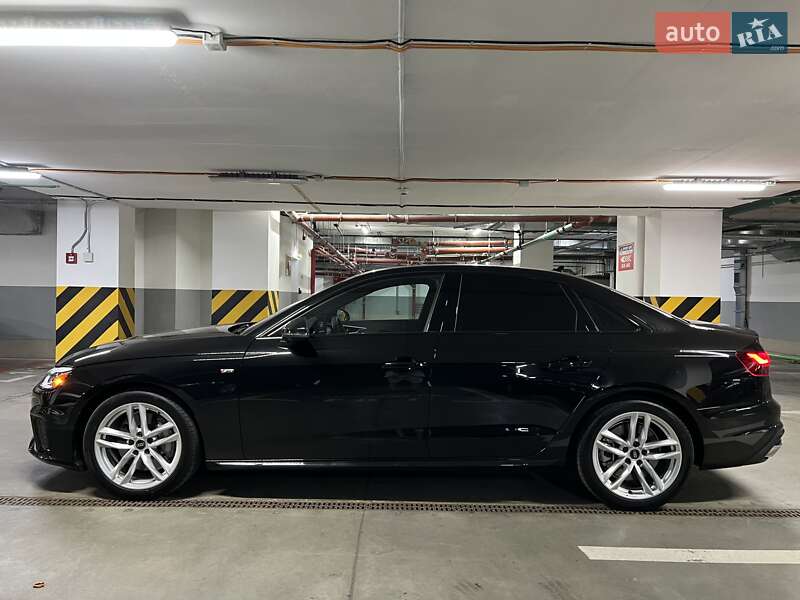 Седан Audi A4 2022 в Києві