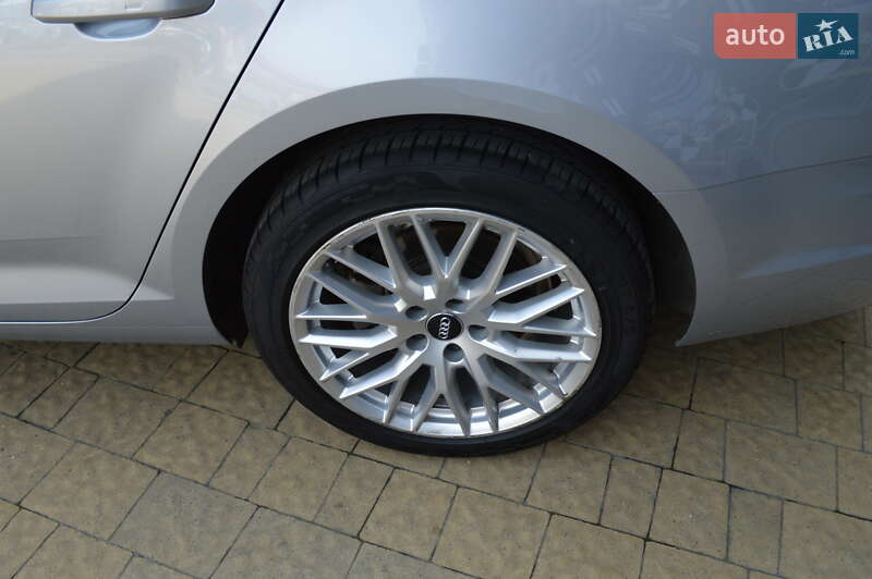 Седан Audi A4 2018 в Львове