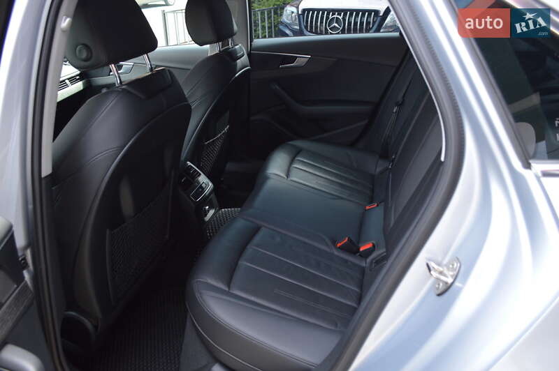 Седан Audi A4 2018 в Львове