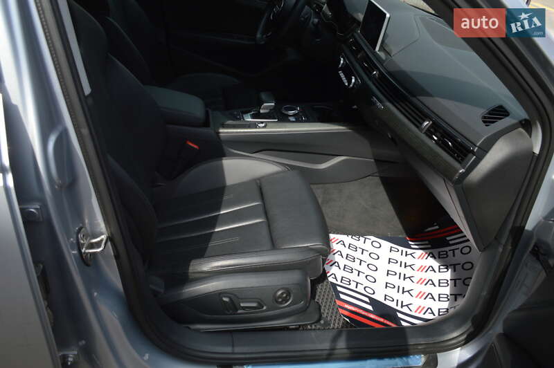 Седан Audi A4 2018 в Львове