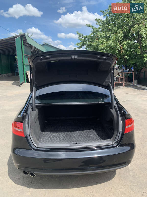 Седан Audi A4 2012 в Гайвороне