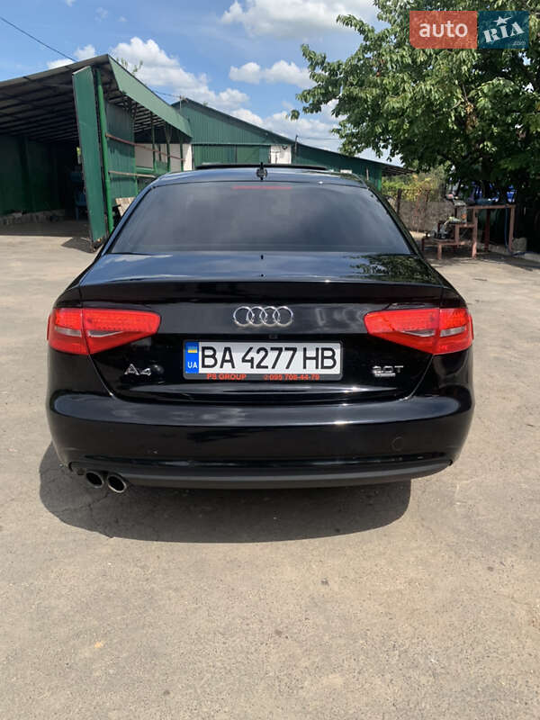 Седан Audi A4 2012 в Гайвороне