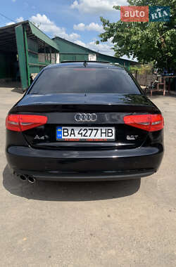 Седан Audi A4 2012 в Гайвороне