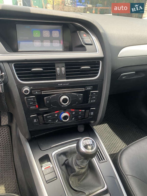 Седан Audi A4 2012 в Гайвороне