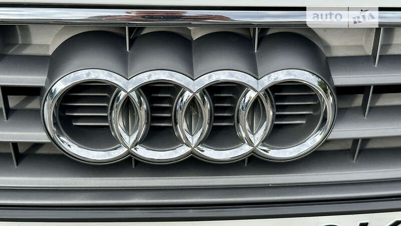 Седан Audi A4 2013 в Одессе