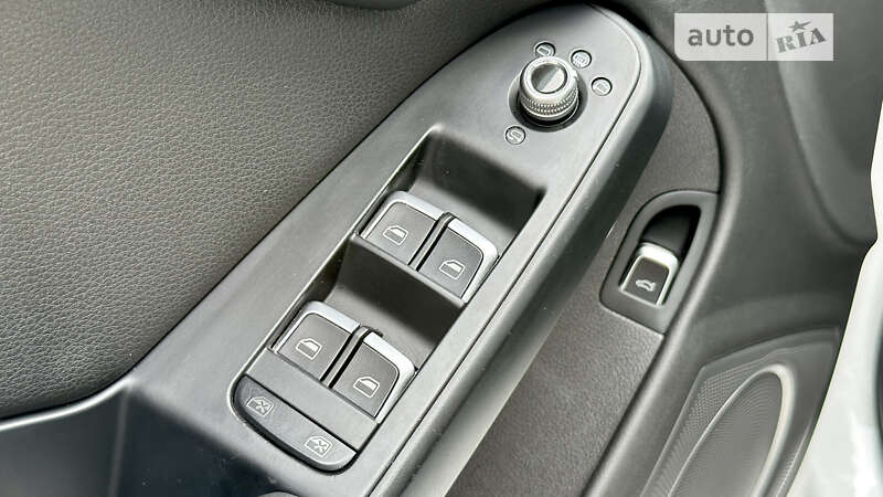 Седан Audi A4 2013 в Одессе