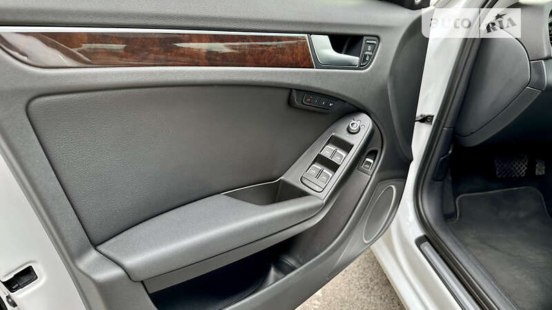 Седан Audi A4 2013 в Одессе