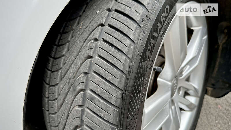 Седан Audi A4 2013 в Одессе