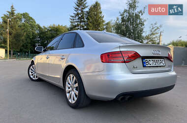 Седан Audi A4 2011 в Самборі