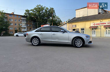 Седан Audi A4 2011 в Самборі