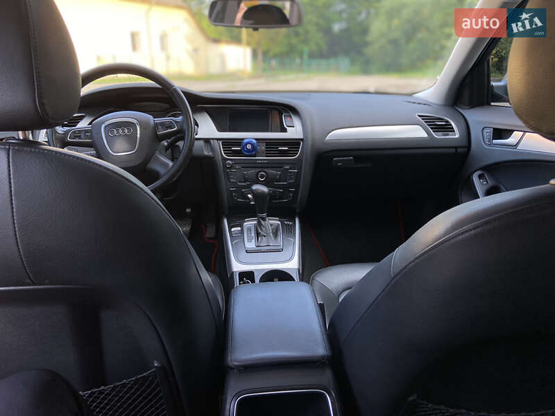 Седан Audi A4 2011 в Самборе