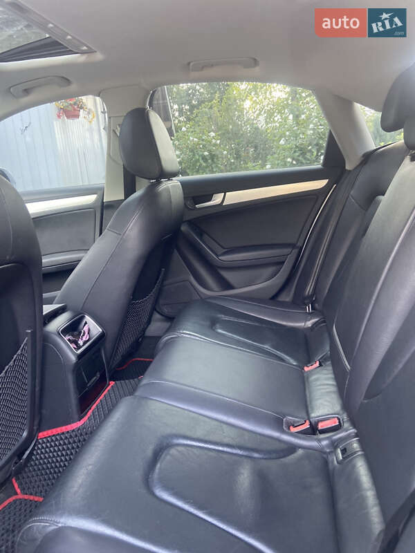 Седан Audi A4 2011 в Самборе