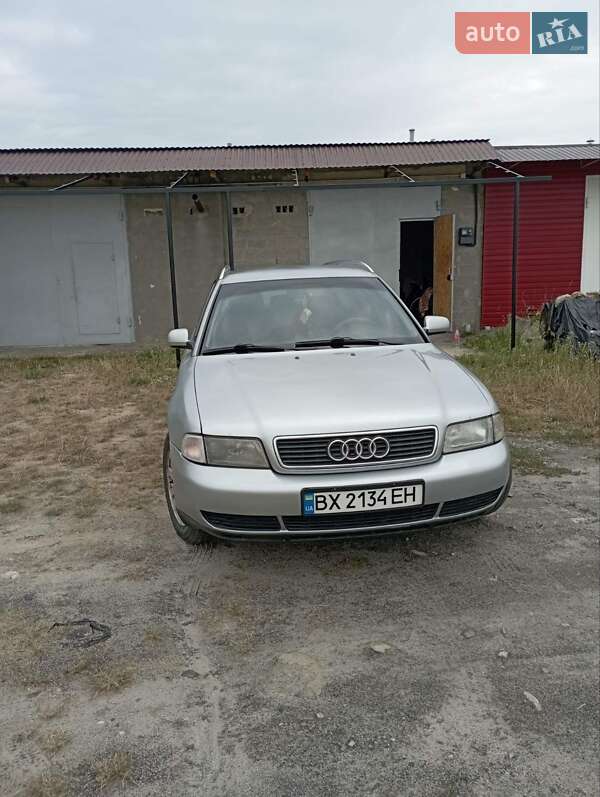 Универсал Audi A4 1998 в Нетешине