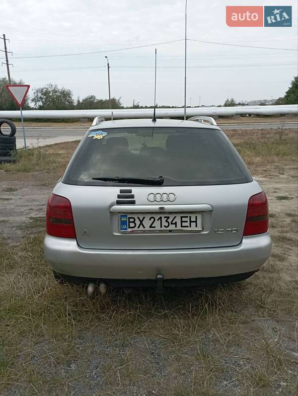 Универсал Audi A4 1998 в Нетешине