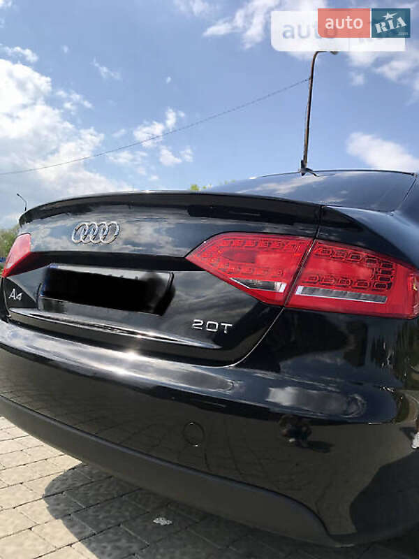 Седан Audi A4 2011 в Стрые