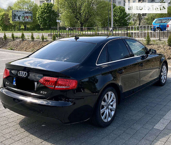 Седан Audi A4 2011 в Стрые