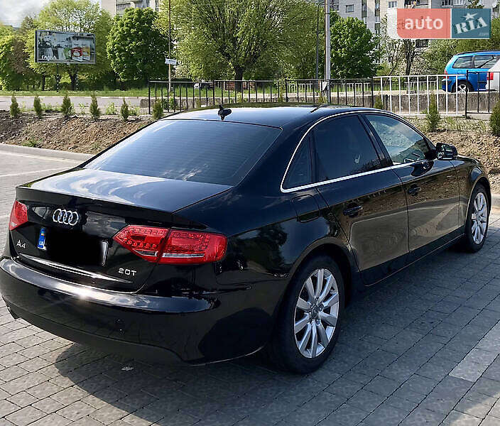 Седан Audi A4 2011 в Стрые