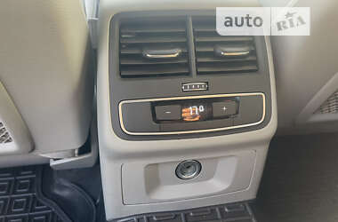 Седан Audi A4 2021 в 