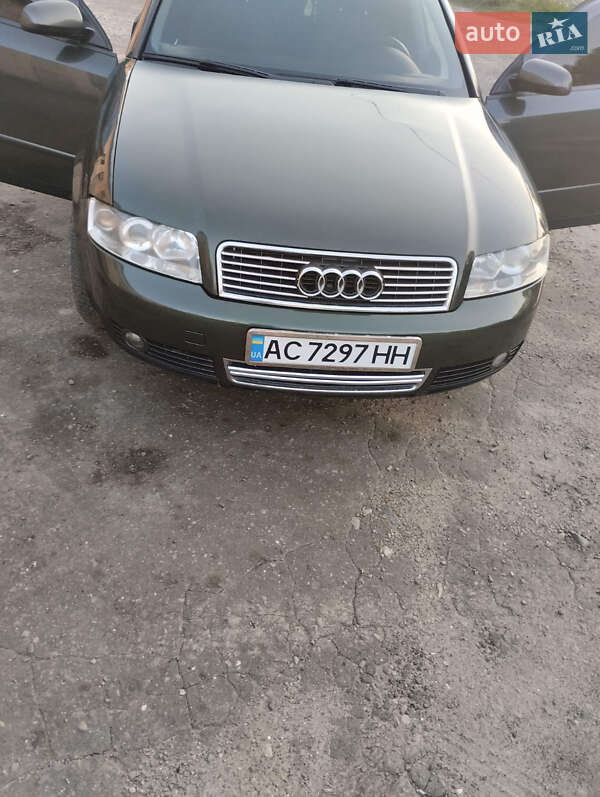 Седан Audi A4 2001 в Ратным
