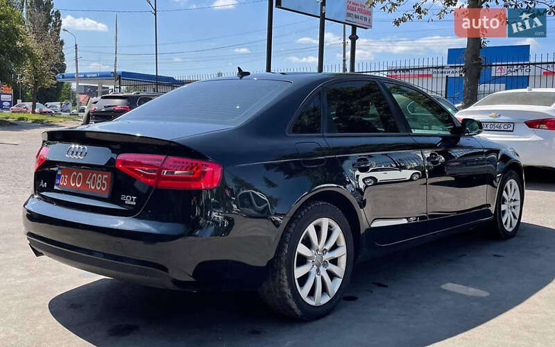 Седан Audi A4 2013 в Стрые