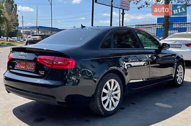 Седан Audi A4 2013 в Стрию