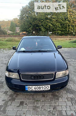 Седан Audi A4 1996 в Моршині