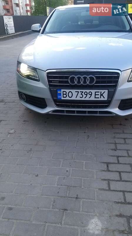 Седан Audi A4 2012 в Тернополе