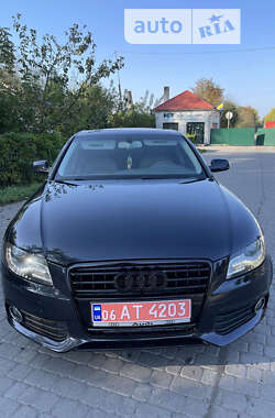 Седан Audi A4 2012 в Львове