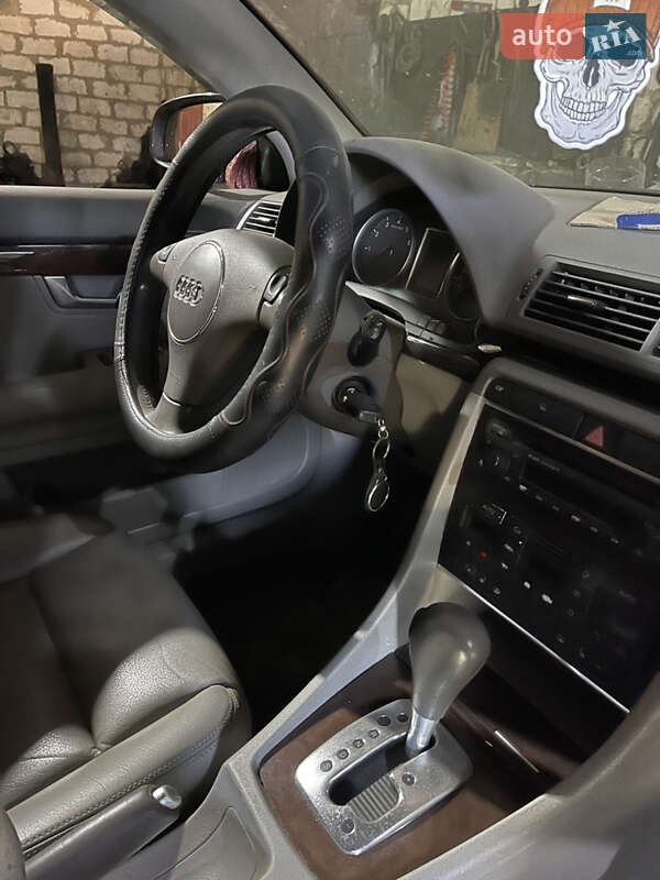 Универсал Audi A4 2001 в Раздельной