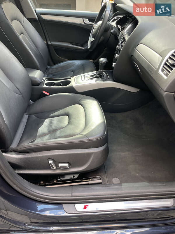Седан Audi A4 2014 в Ивано-Франковске