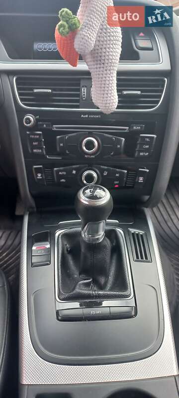 Седан Audi A4 2012 в Ровно