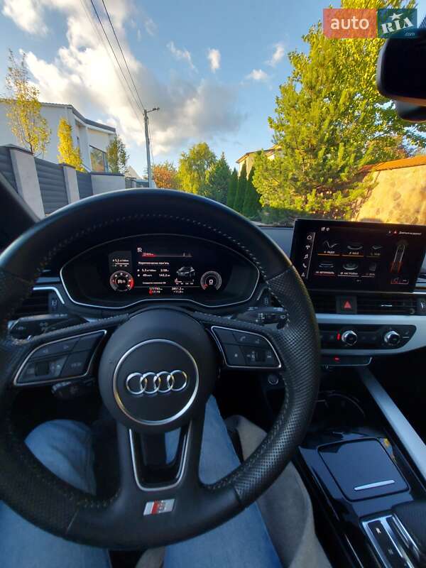 Универсал Audi A4 2020 в Киеве