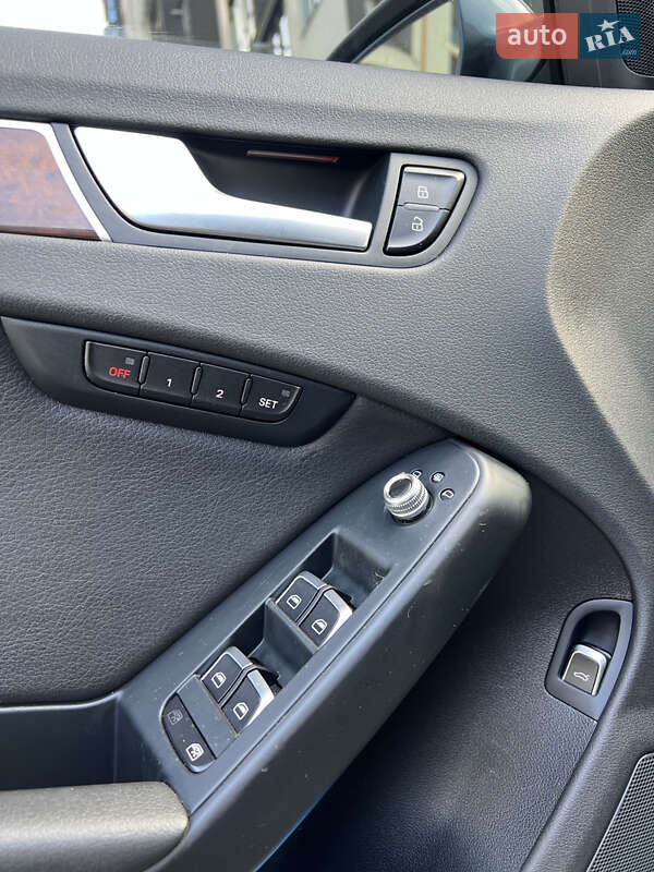 Седан Audi A4 2013 в Ивано-Франковске