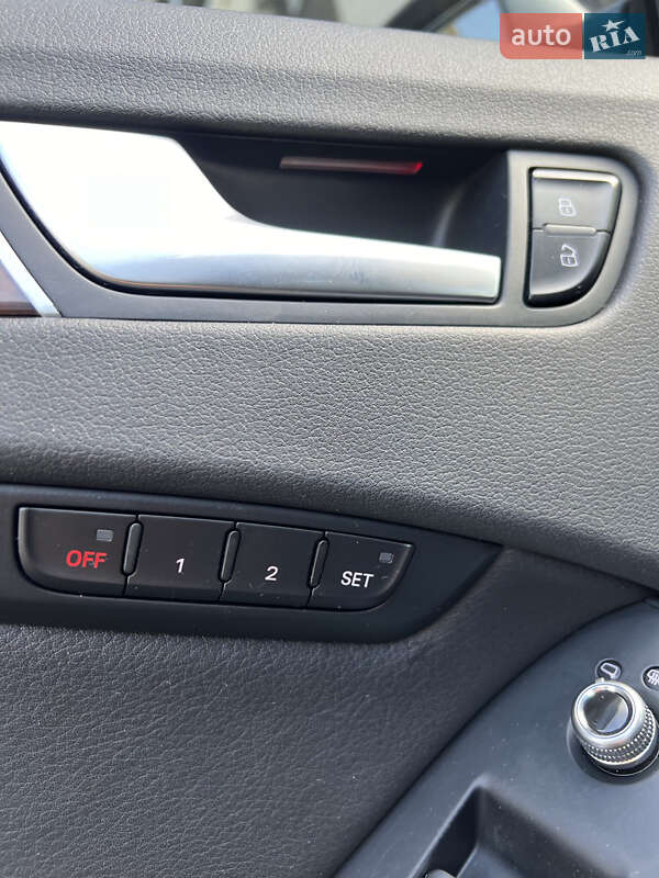 Седан Audi A4 2013 в Ивано-Франковске