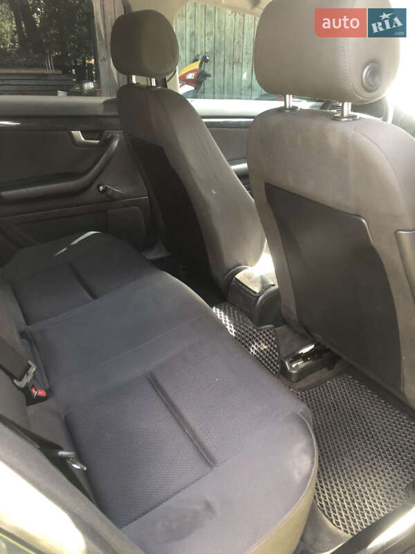 Универсал Audi A4 2004 в Рокитном