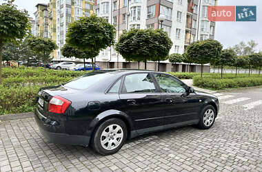 Седан Audi A4 2004 в 