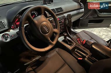 Седан Audi A4 2004 в 