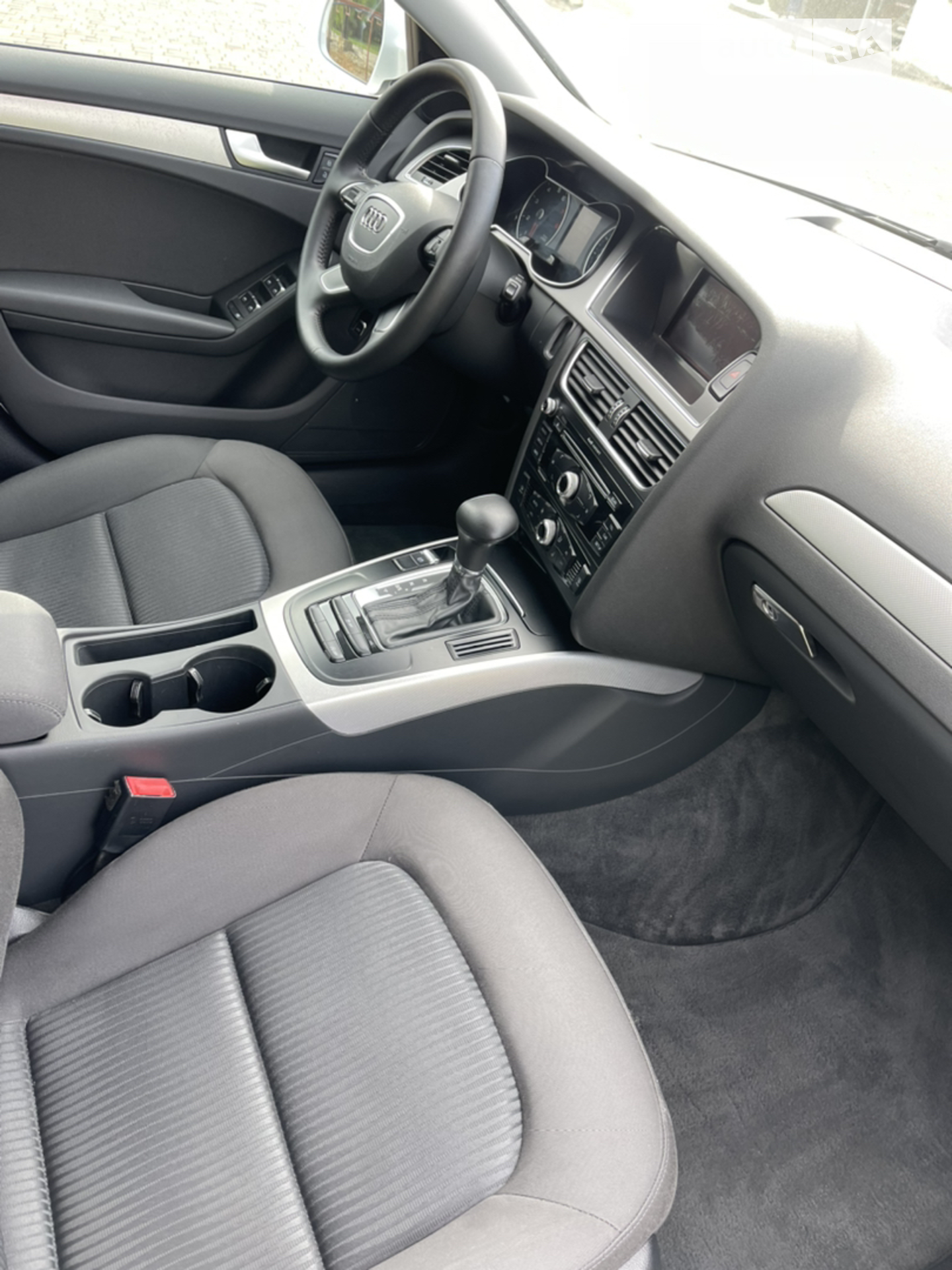 2012 Audi A4 - мініатюра 22