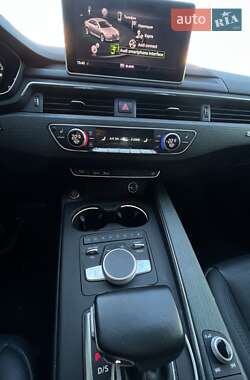 Седан Audi A4 2016 в Киеве