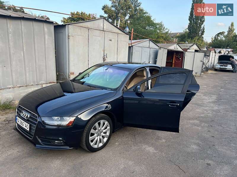 Седан Audi A4 2013 в Днепре