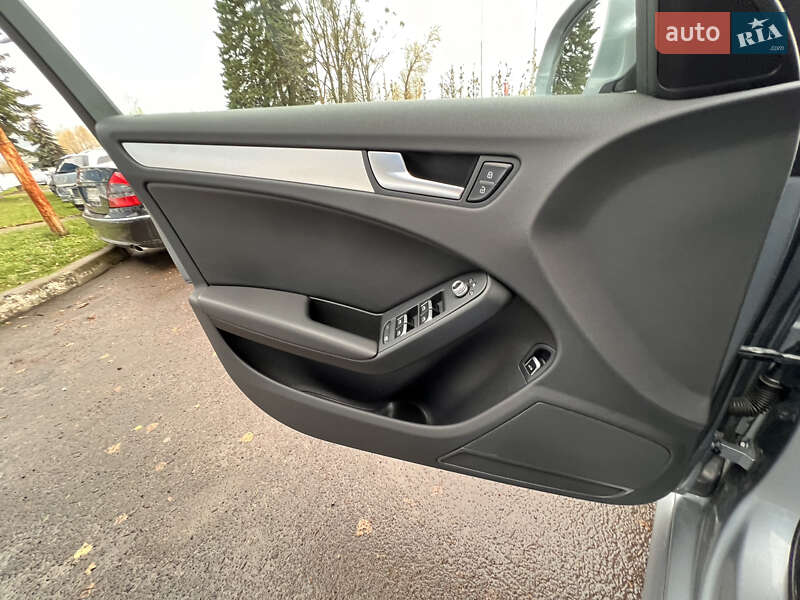 Седан Audi A4 2016 в Львове