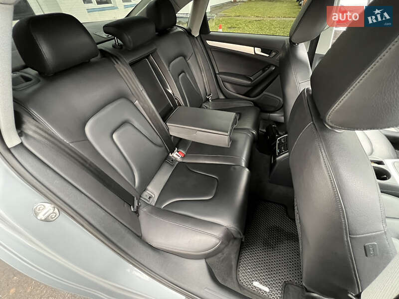 Седан Audi A4 2016 в Львові