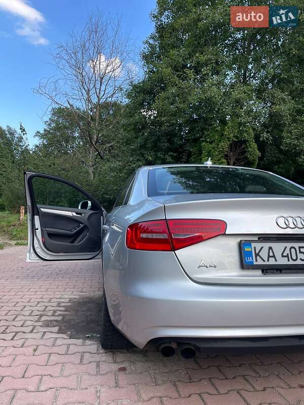 Седан Audi A4 2013 в Киеве